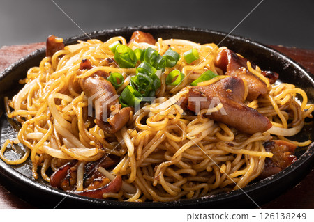 鐵板內臟炒麵 鐵板內臟炒麵 126138249