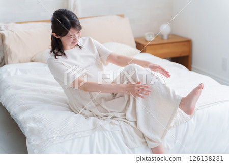 孕婦腿抽筋（肌肉抽筋） 126138281