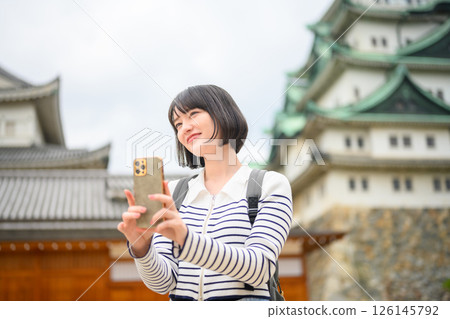 旅行的女人的肖像 126145792