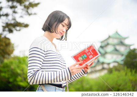 旅遊婦女和指南 126146342