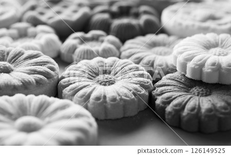 盆糕、日式糕點、樂眼糕、盂蘭盆糕、蓮花糕、菊花糕等種類繁多 126149525