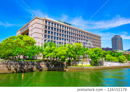 大阪市政廳和Tosabori河 126152176