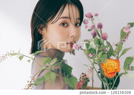 有花束的少婦 126156109