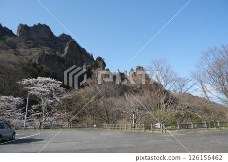 群馬縣下仁田町妙義山,從中之岳神社停車場眺望妙義山,2025年4月14日 群馬縣下仁田町妙義山,從中之岳神社停車場眺望妙義山,2025年4月14日 126156462