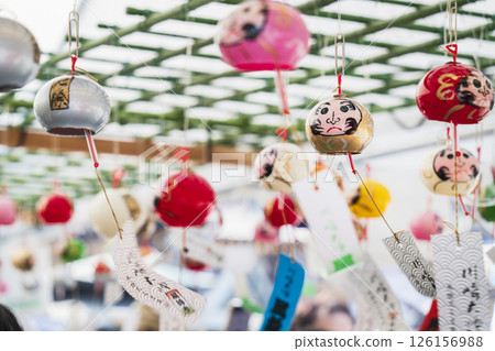 川崎大師夏日活動「風鈴市集」～驅邪的達摩風鈴隨風飄動【神奈川縣川崎市】 126156988