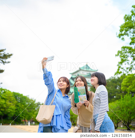旅行的女人的肖像 旅行的女人的肖像 126158854