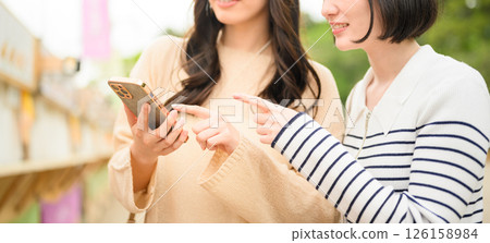 旅行的女人的肖像 126158984