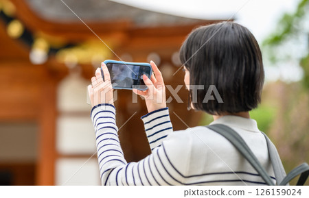 Portrait of a woman traveling Portrait of a woman traveling 126159024
