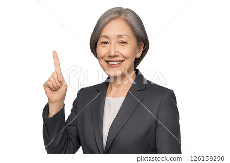 老年婦女微笑著展示「第一」|為老年人提供信任感和安全感的服務圖片素材(透明背景) 老年婦女微笑著展示「第一」|為老年人提供信任感和安全感的服務圖片素材(透明背景) 126159290