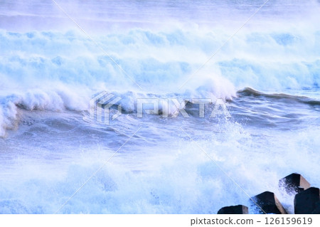 Waves crashing on Katsurahama Beach 126159619