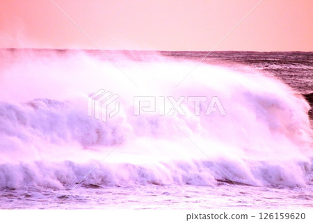 海浪拍擊桂濱 海浪拍擊桂濱 126159620