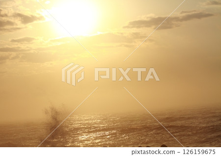 海浪拍擊桂濱 126159675