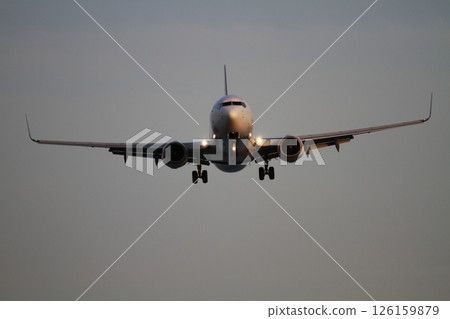 飛機著陸 126159879