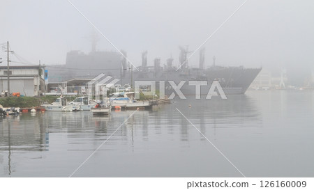 清晨停泊在漁港的船隻 126160009