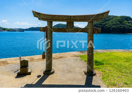 View of the torii gate of Hime Shrine (Osasamachi, Sasebo City) 126160403