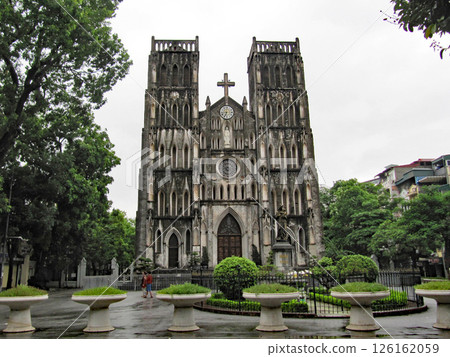 雄偉的河內大教堂，還劍，河內，越南 126162059