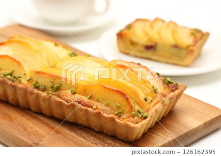 Teatime apple tart 126162395
