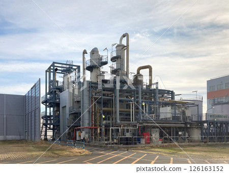 A complex web of piping [Desulfurization and dust removal plant at a power plant] 126163152