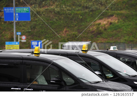 在秋田機場等候登機的計程車 126163557