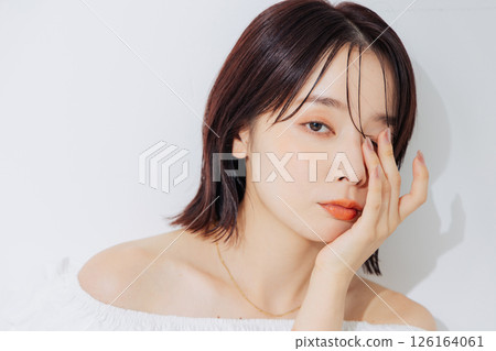 自然美的年輕女子 126164061