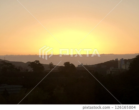 海上橙色的日出 126165804
