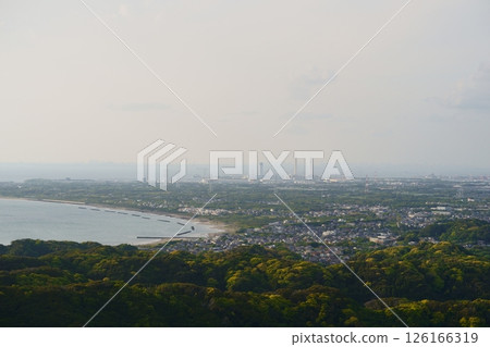 Along the Uchibo Line in Chiba Prefecture, factories across Tokyo Bay and the Shinjuku Sazanami Express (255 series) 126166319