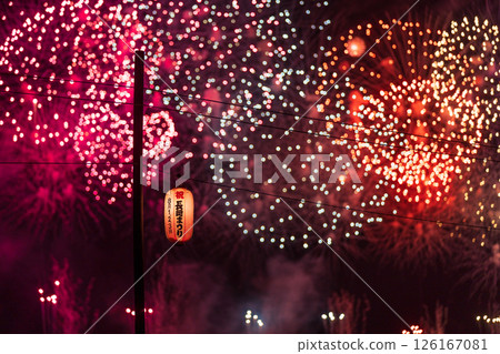 Nagaoka Festival Fireworks Display: Traditional lanterns and spectacular fireworks lighting up the night sky Nagaoka Festival Fireworks Display: Traditional lanterns and spectacular fireworks lighting up the night sky 126167081