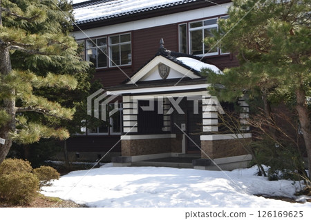 Tanaka Elementary School Former Main Building (Namekawa City, Toyama Prefecture) 126169625