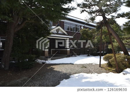 Tanaka Elementary School Former Main Building (Namekawa City, Toyama Prefecture) 126169630