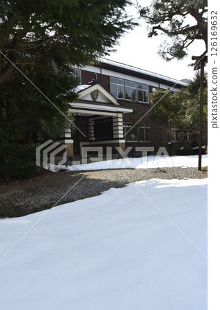 Tanaka Elementary School Former Main Building (Namekawa City, Toyama Prefecture) 126169632