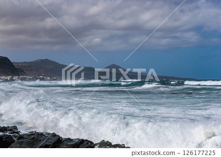 Stormy surf near the town of Banaderos, Gran Canaria, Canary Islands 126177225