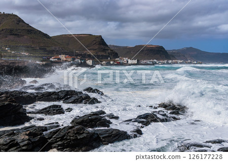 Stormy surf near the town of Banaderos, Gran Canaria, Canary Islands 126177228
