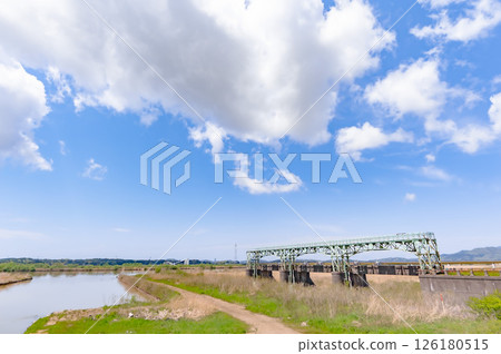 Shinano River Old movable weir gate Shinano River Old movable weir gate 126180515