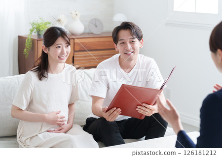 規劃師和懷孕夫婦 126181212