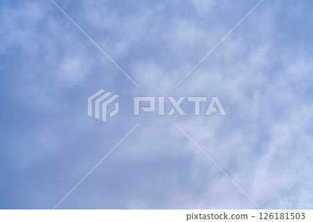 [Sky material] Cloudy sky during the rainy season [Nagano Prefecture] 126181503