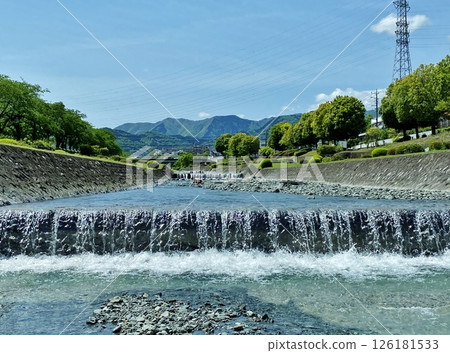 水無川的新綠風景 126181533