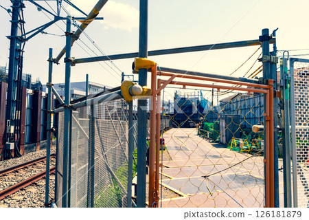 Railway viaduct construction and existing railroad crossings Around Higashimurayama Station, Tokyo 2025.04 a-3 Warm and cool colors 126181879