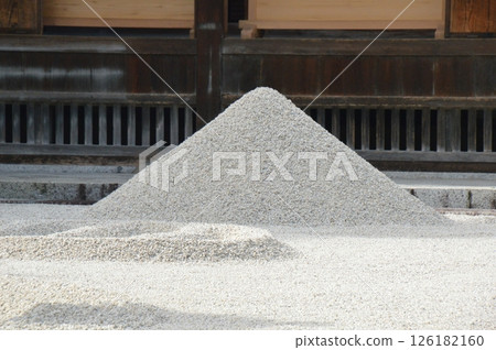 立砂（瑞嚴寺本堂前庭/宮城縣宮城郡松島町） 126182160