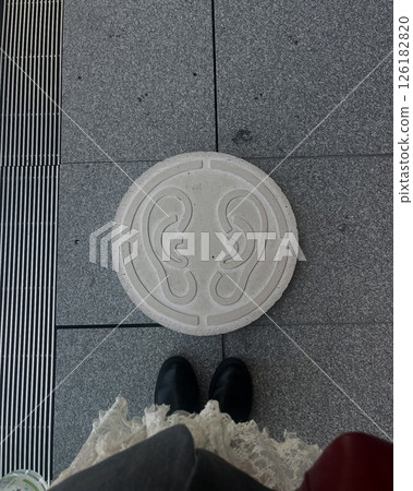 博物館和腳 126182820