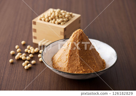 大豆和味噌 126182829