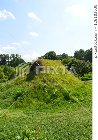 Sandlot hole type dwelling (Miyama Maruyama ruins / Aomori prefecture Aomori city capital three Miyama Maruyama) Sandlot hole type dwelling (Miyama Maruyama ruins / Aomori prefecture Aomori city capital three Miyama Maruyama) 126183039