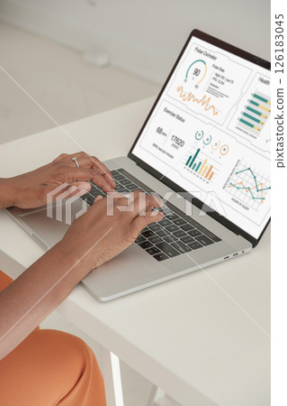Image material for health management using a computer 126183045