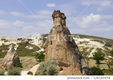 土耳其卡帕多西亞的僧侶谷 土耳其卡帕多西亞的僧侶谷 126183458