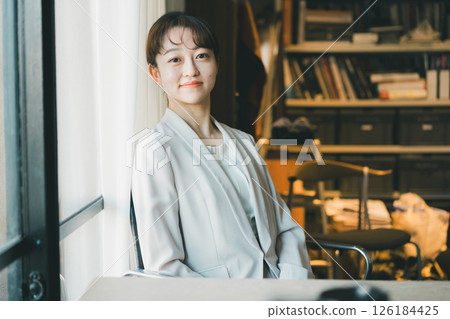 female, lady, woman 126184425