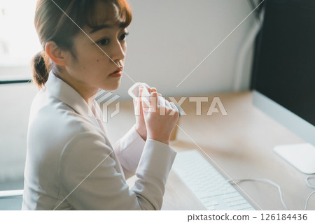 cold, female, lady 126184436