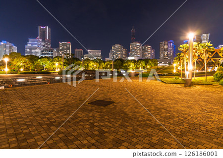 "Kanagawa Prefecture" Night view of Minatomirai Rinko Park Tower Mansion 126186001