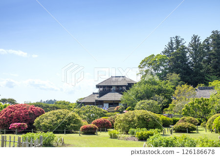 水戶市偕樂園的霧島杜鵑花和紅文亭 水戶市偕樂園的霧島杜鵑花和紅文亭 126186678