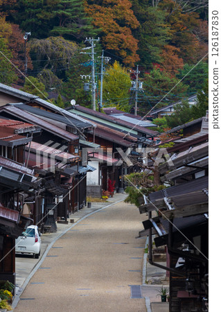 信州木曾路的秋天:奈良井宿的紅葉 信州木曾路的秋天:奈良井宿的紅葉 126187830