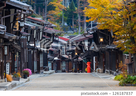 Autumn in Shinshu Kisoji: Autumn leaves at Narai-juku Autumn in Shinshu Kisoji: Autumn leaves at Narai-juku 126187837