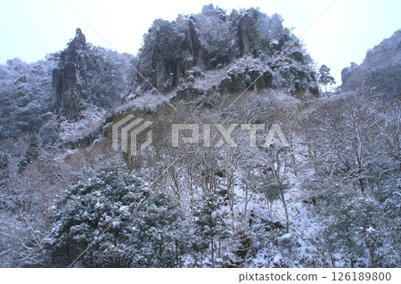 Yabakei in winter (Hitome Hakkei, Nakatsu City) 126189800
